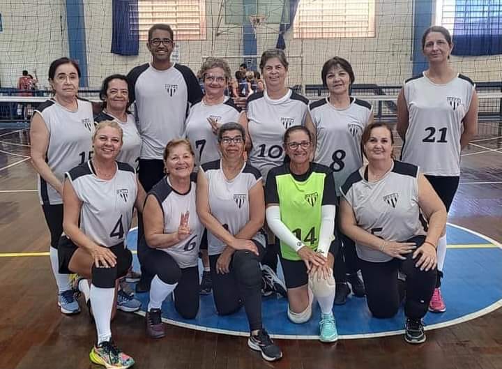 Equipe de Voleibol Adaptado conquista 2ª colocação na Terceira Etapa do Campeonato da APV - Voleibol Adaptado, categoria 50+ Social.