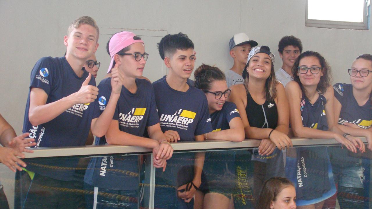 EQUIPE DE NATAÇÃO DO P.F.F.C./UNAERP CONQUISTA 50 MEDALHAS EM JABOTICABAL