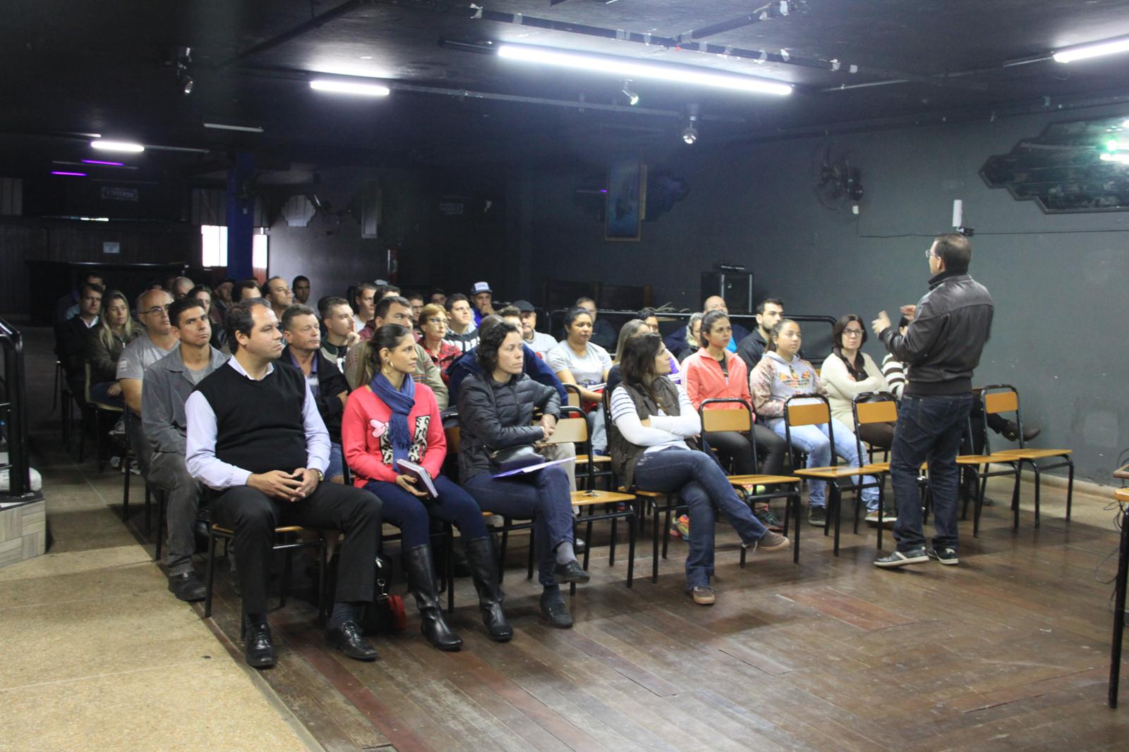 P.F.F.C. realiza Palestra Informativa para colaboradores sobre Atendimento.