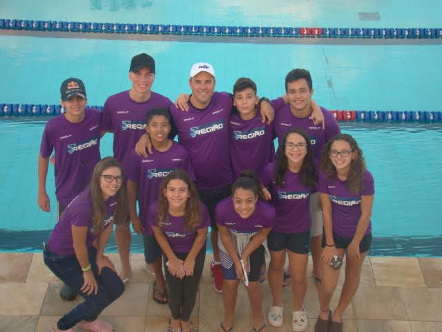 Atletas da natação do Porto Ferreira F.C. competiram no maior troféu Kim Mollo de todos os tempos.