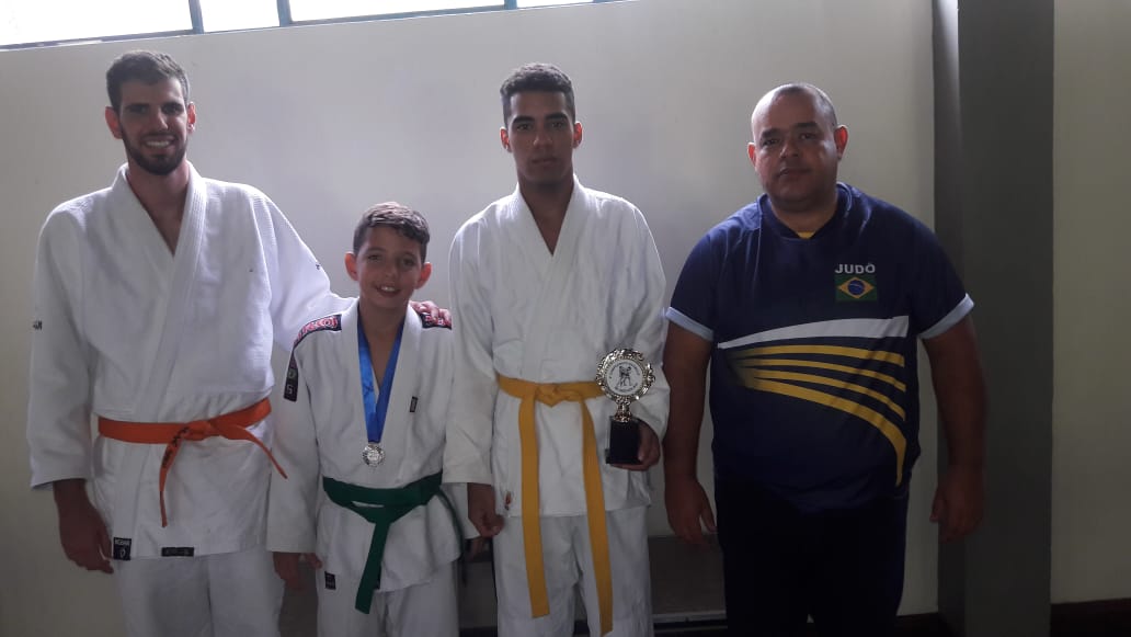 JUDÔ DO PORTO FERREIRA F.C. CONQUISTA MEDALHAS NO CAMPEONATO INCENTIVO EM BROTAS