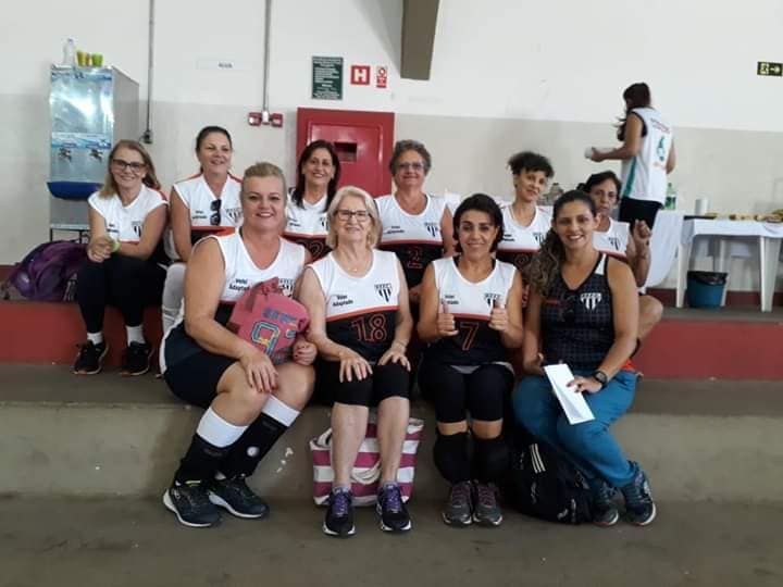 Vôlei Adaptado 50+ vence Leme, mas sofre revés de Itapira e Campinas no último Festival Classificatório da Liga SanJoanense.