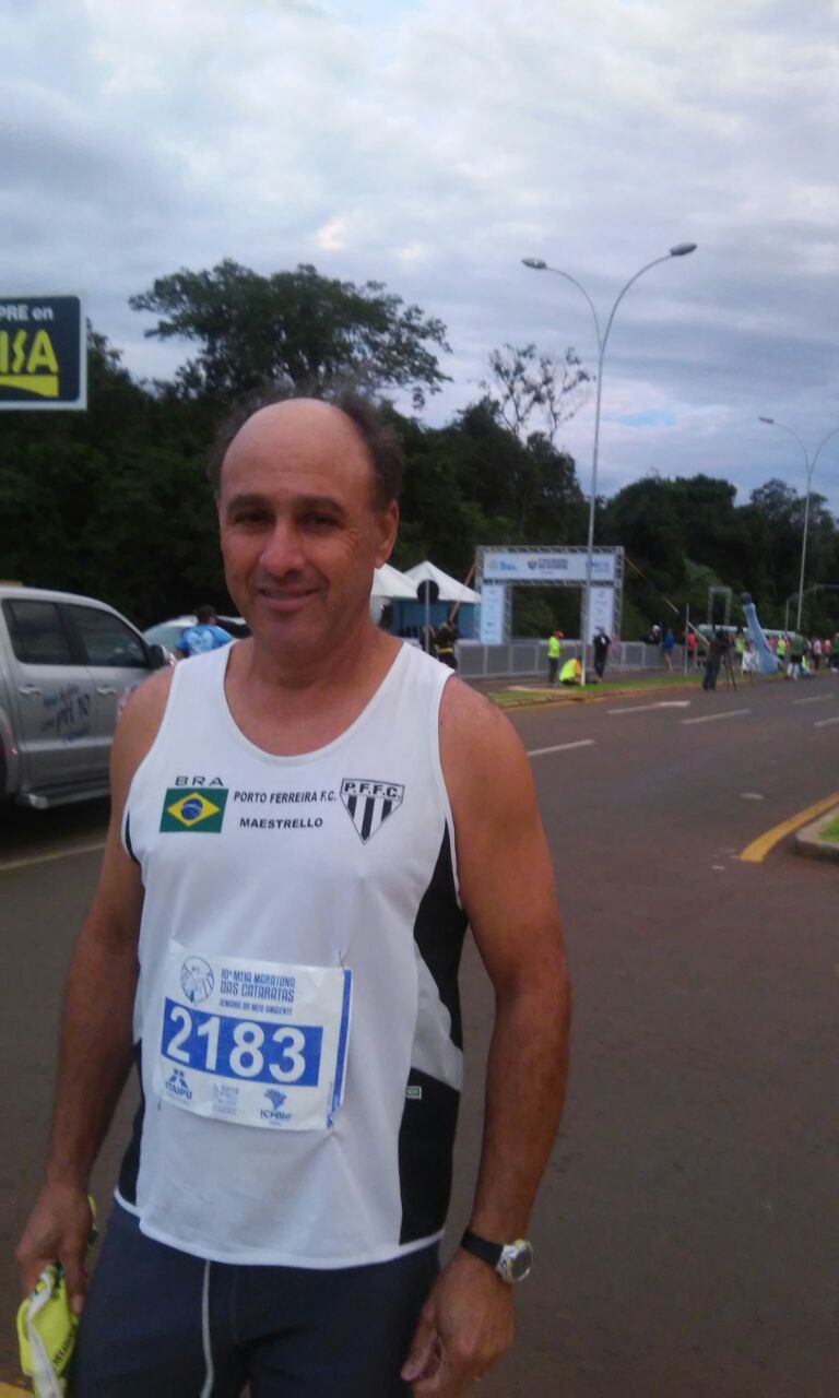O atleta do Porto Ferreira Futebol Clube Luiz Henrique Maestrello esteve participando neste último final de semana da 10ª MEIA MARATONA DAS CATARATAS em Foz do Iguaçu