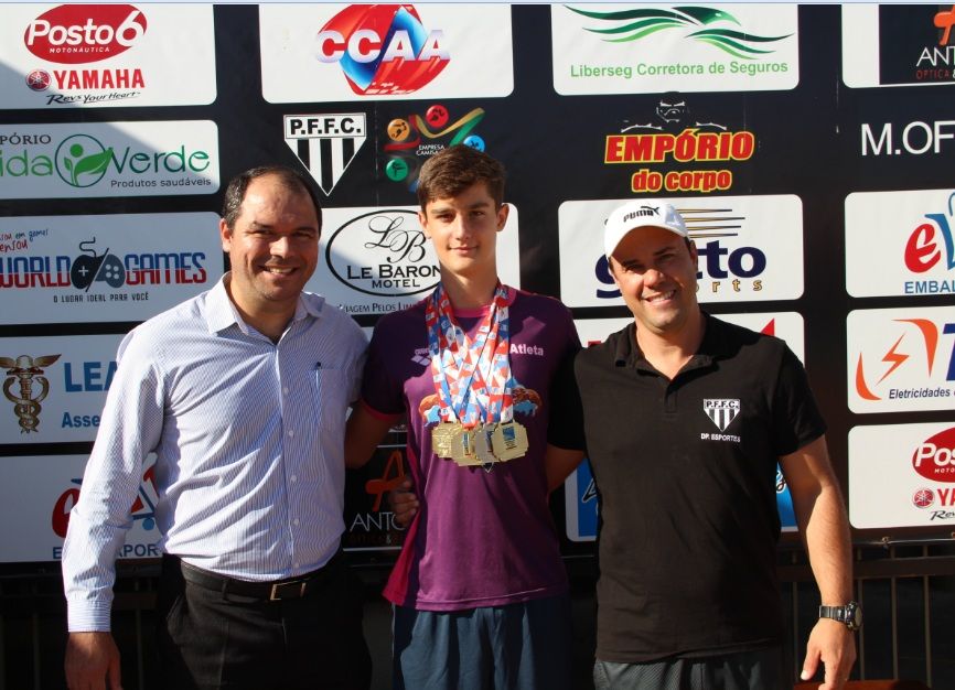 FABIO CASTILHO DO P.F.F.C. FOI O MELHOR ATLETA JUVENIL DA COPA SÃO PAULO DE NATAÇÃO RECONHECIDO PELA FEDERAÇÃO AQUÁTICA PAULISTA