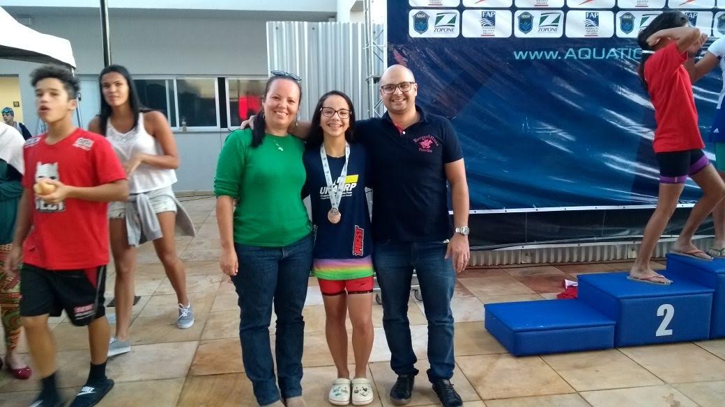 Isadora Carreiro atleta da natação Ferreirense conquistou duas medalhas no Campeonato Paulista Infantil em Bauru